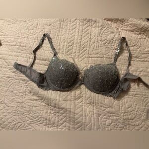 RARE Victoria’s Secret Special Edition Angels Elegant Gray Lace and sequins Bra